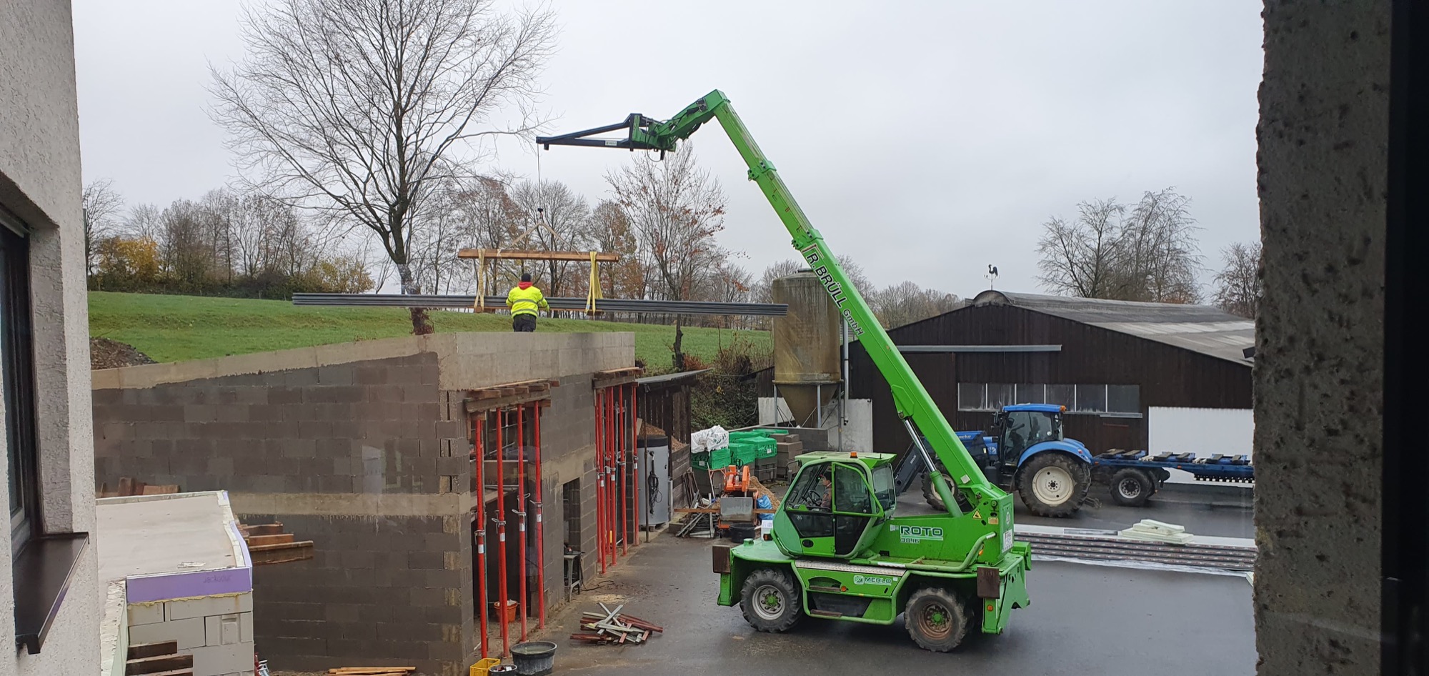 Bild zum Thema Teleskopstaplerarbeiten